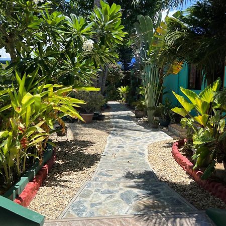แบมบู พาราไดซ์ บีช รีสอร์ต Hotel Argao ภายนอก รูปภาพ