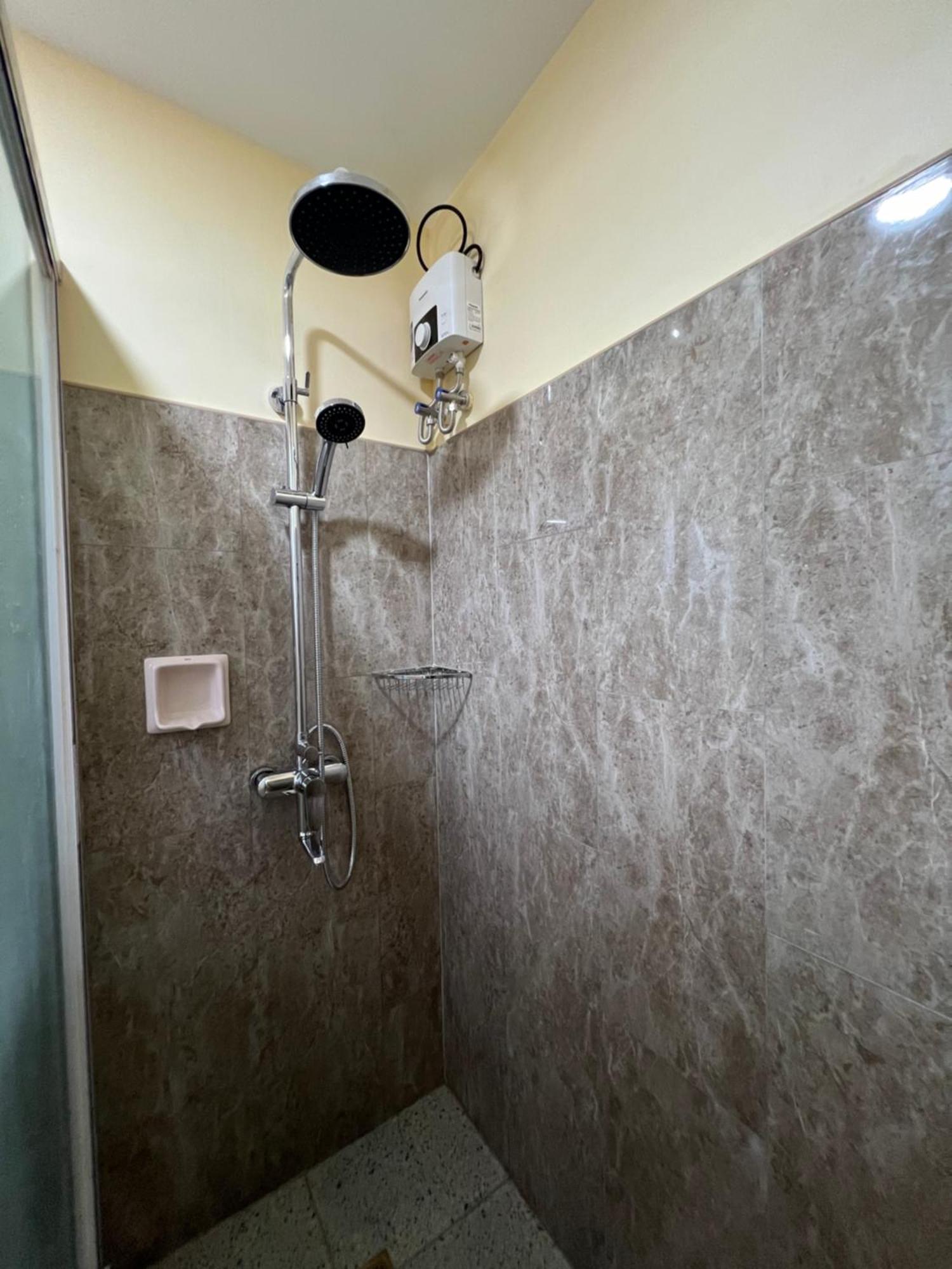 แบมบู พาราไดซ์ บีช รีสอร์ต Hotel Argao ภายนอก รูปภาพ