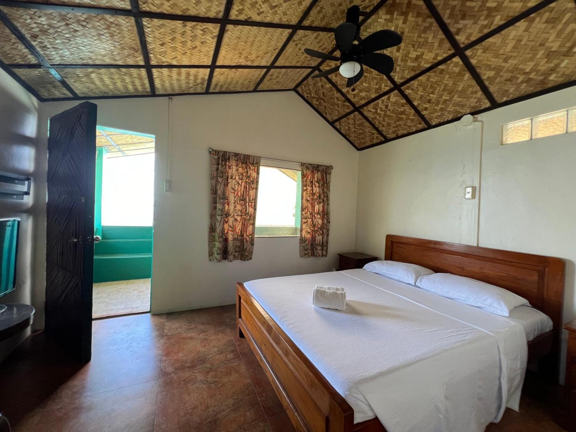 แบมบู พาราไดซ์ บีช รีสอร์ต Hotel Argao ภายนอก รูปภาพ