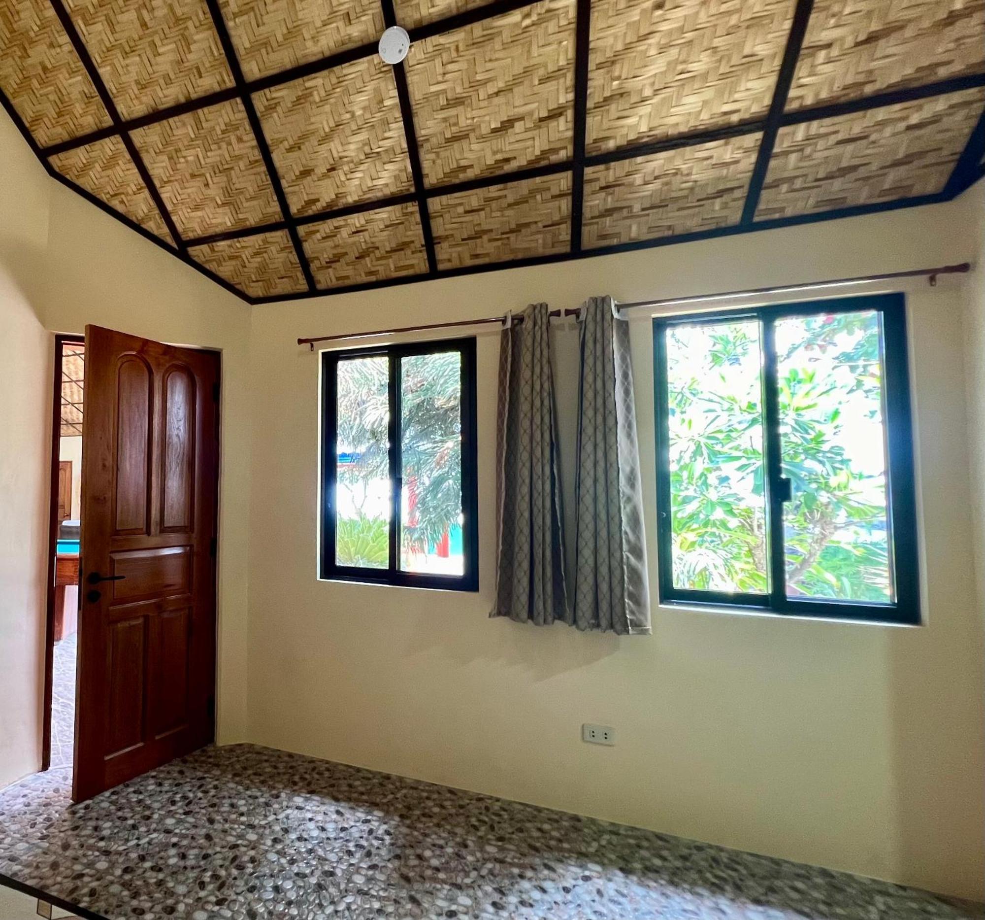 แบมบู พาราไดซ์ บีช รีสอร์ต Hotel Argao ภายนอก รูปภาพ