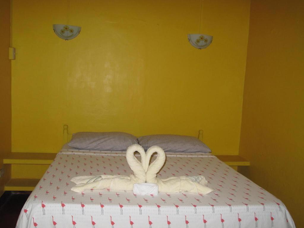 แบมบู พาราไดซ์ บีช รีสอร์ต Hotel Argao ภายนอก รูปภาพ